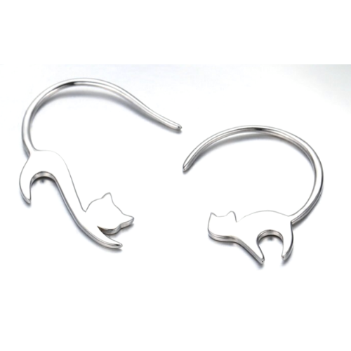 Earrings with stretching cat