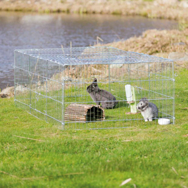 Outdoor enclosure with cover